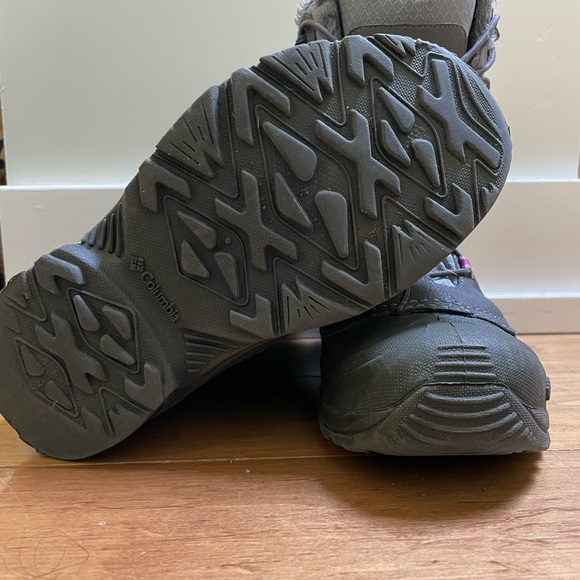Columbia Omni-Heat Waterproof Winter Boots - Size 5 (Kids) - Picture 2 of 7